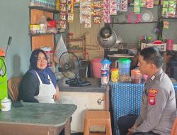 Polisi Hadir di Tengah Warga: Patroli Siang dengan Senyum dan Sapa