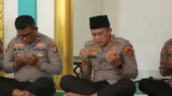 Kapolres banyuasin bersama personil polres Banyuasin melaksanakan solat ghaib dan yasinan mendoakan almarhum Affan