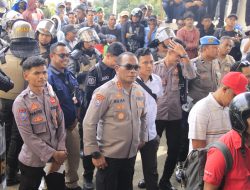 Personel Polda Maluku dan Polresta Ambon Amankan Unras di Gedung DPRD