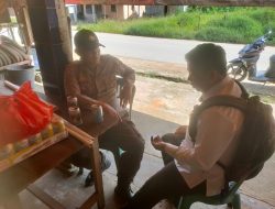 Patroli Siang Polsek Air Besar, Polisi Ngopi Bareng Warga Ciptakan Keakraban