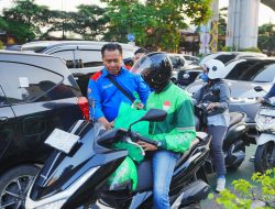 Buruh KSPSI dan Polri Adakan Bakti Sosial, Ratusan Paket Sembako Dibagikan kepada Warga