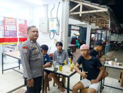Patroli Malam, Cara Polsek Sengah Temila Dekatkan Diri dengan Warga