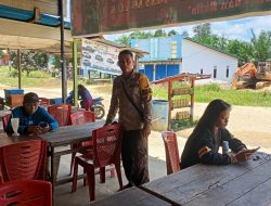 Wujudkan Kedekatan Dengan Warga, Bhabinkamtibmas Polsek Kuala Behe Patroli Sambang Dialogis
