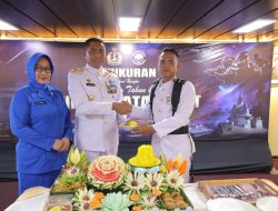 HUT TNI Angkatan Laut, Koarmada III Gelar Upacara di Geladak KRI Teluk Wondama-527
