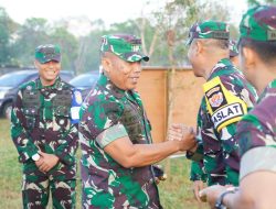 Pangdivif 2 Kostrad Tinjau Latihan Terjun Payung Brigif 18/Trisula di Grati.