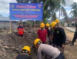 Kapolres Dompu Letakkan Batu Pertama Pembangunan Musholla Al-Arsyad di Polsek Manggelewa