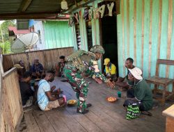 Binter Terbatas Satgas Yonif 521/DY Komunikasi Sosial (KOMSOS) di Kampung Muaranawa