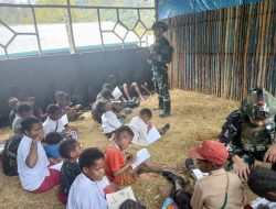 Prajurit Satgas Yonif 700/WYC Jadi Guru di Mayuberi, Cahaya Ilmu Menyapa Anak Papua