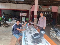 Patroli Sambang Polsek Kuala Behe Berikan Himbauan Kamtibmas Kepada Warga