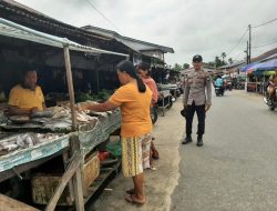 Polsek Mandor Gencarkan Patroli, Pedagang Senang Pasar Makin Aman