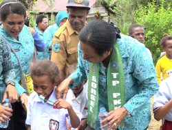 PKK Papua Barat Daya Kunjungi Kampung Terpencil di Sorong Selatan
