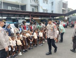 Outing Class TK TB Charitas Kabupaten OKUT puluhan Anak sambangi Mapolda Sumsel