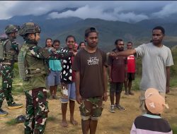 Satgas TNI Latih Pemuda Distrik PBB Pengenalan Sikap Dasar
