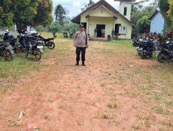 Personil Polsubsektor Jelimpo Laksanakan Pengamanan Di Gereja St. Paulus Tamang