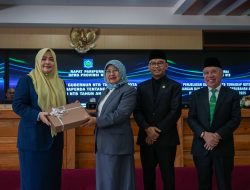 Wagub NTB Sampaikan Nota Keuangan dan Raperda Tentang Perubahan APBD NTB Tahun 2025