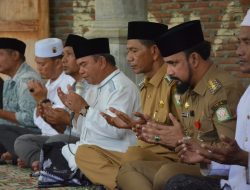 Al-Farlaky Melayat ke Kediaman Tokoh Ulama Simpang Ulim