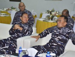 Pangkoarmada III Tiba di Wanam, menerima Courtesy Call Dankodaeral XI di KRI WSH-991