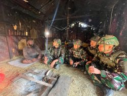 Tali Asih Satgas Yonif 521/DY Pererat Para Tokoh Masyarakat di Kampung Bolakme