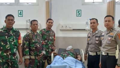 Solidaritas TNI–Polri: Anggota Ditlantas Polda Sumsel Evakuasi Babinsa yang Mendadak Sesak Napas