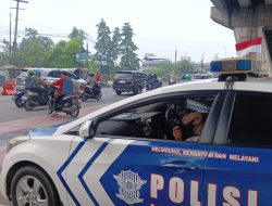 Satlantas Polres Jakbar Imbau Pengendara Motor Untuk Tidak Melintas Fly Over Pesing Cegah Kecelakaan