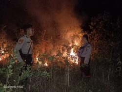 Dua Titik Karhutla di Mesuji Berhasil Dipadamkan Personel Polres dan Warga