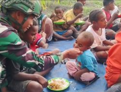 Wujudkan Makan Bergizi, Satgas Yonif 521/DY Makan Bersama anak Papua