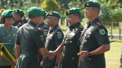 Prajurit Harus Selalu Bersyukur  Dimanapun Bertugas, Pesan Pangdam XVIII/Kasuari dalam Sertijab dan Tradisi Satuan