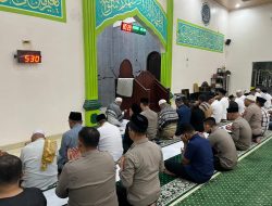 Subuh Berjamaah di Masjid Al-Kautsar, Kapolda Maluku Dorong Masyarakat Jadi Pelopor Kerukunan dan Kedamaian