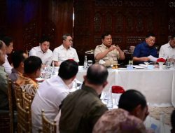 Presiden Prabowo Pimpin Rapat Bersama Sejumlah Menteri Kabinet Merah Putih di Kediaman Pribadinya