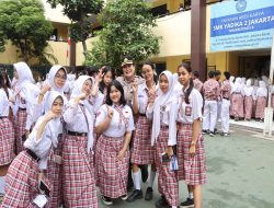 Polres Jakbar Hadir di Tengah Pelajar, Ingatkan Bahaya Tawuran dan Narkoba di SMK Yadika 2 Jakarta