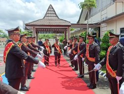 Polres Mesuji Gelar Upacara Pedang Pora, Tiga Personel Resmi Purna Bhakti