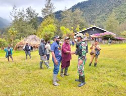 Satgas TNI Siap Membantu, Usai Kunjungan Anggota DPRK, Aktivitas Warga Segera Pulih dan Rumah Rusak Diganti