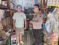 Sambil Berpatroli Personil Polsubsektor Jelimpo Terus Gencarkan Sosialisasi Tangkal Paham Radikalisme Masuk Ke Desa