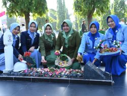 Kasrem 044/Gapo Ikuti Upacara Ziarah Nasional HUT ke 80 TNI, “TNI Prima, TNI Rakyat, Indonesia Maju”