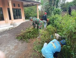 Babinsa Nogosari Ajak Warga Sembungan Gotong Royong Bersihkan Jalan Desa