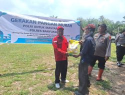Polres Banyuasin Distribusikan 8 Ton Beras Murah ke Warga di Rantau Bayur