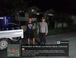 Dinginnya Malam Tak Surutkan Semangat Personel Polsek Air Besar Berpatroli Demi Keamanan Warga