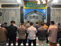 Kapolda Maluku Ajak Jamaah Masjid Al-Ikhsan Pererat Hidup Orang Basudara dan Jaga Kamtibmas
