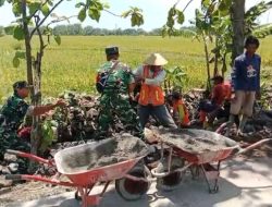 Babinsa Bersama Warga Kerja Bakti Bangun Talud Irigasi, Dukung Kelancaran Pengairan Sawah