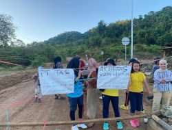 Masyarakat Torete Lakukan Aksi Spontanitas