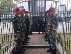 Prajurit Yonif 2 Marinir Laksanakan Pengamanan Situasi Nasional di Sejumlah Objek Vital Negara