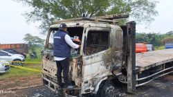 Polisi Selidiki Penemuan Mayat dalam Mobil Terbakar di Ogan Ilir