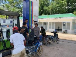 Anggota Piket Unit Samapta Polsek Meranti Patroli Di SPBU Guna Menghindari Penyalahgunaan BBM Bersubsidi
