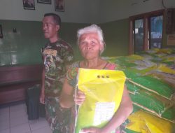 Babinsa Desa Kalipare Serka Kusdarianto Salurkan 6 Ton Beras Murah untuk Warga