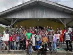 Pos Konja Satgas Pamtas RI-PNG Yonif 763/SBA Rayakan HUT TNI ke-80 dengan Berbagi Makanan kepada Masyarakat