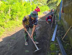 Satgas TMMD ke-126 Kodim 0818/Malang-Batu dan Warga Lebakharjo Bahu-Membahu Siapkan Lahan Pengecoran: Cangkul Jadi Simbol Kemanunggalan TNI-Rakyat