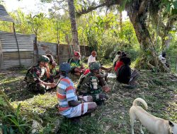 Doa Bersama Satgas Yonif 521/DY Turut Hadir Bersama Masyarakat Distrik Apalapsili untuk Kelancaran Perbaikan Pembangunan Bandara