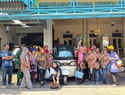 Babinsa Kemlayan Dampingi Pokdarwis Dalam Rangka Wisata Budaya.
