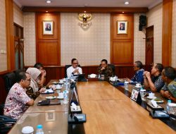 Rapat Internal Bersama Wali Kota Surakarta, Wamendagri Bima Arya Ingin APBD Lebih Sehat