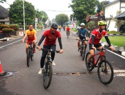 Penuh Semangat Perwira Yonif 2 Marinir Ikuti Olahraga Sepeda Bersama Seluruh Perwira Brigif 1 Marinir